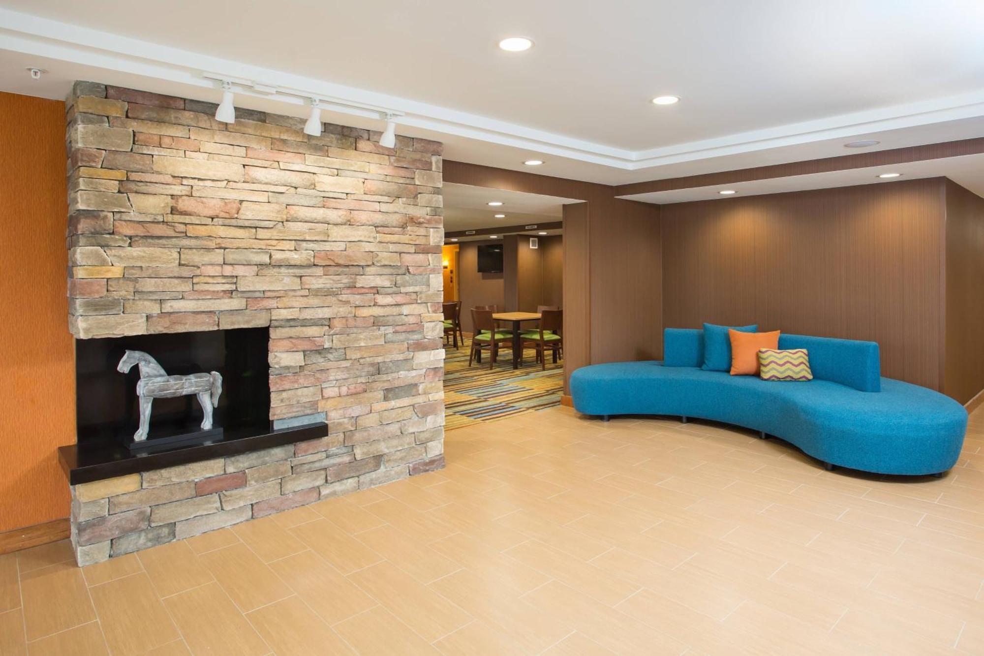 Fairfield Inn Manchester - Boston Regional Airport Экстерьер фото