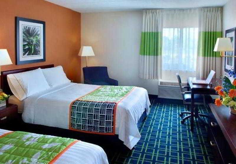 Fairfield Inn Manchester - Boston Regional Airport Номер фото